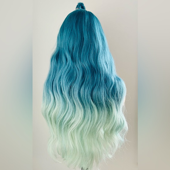 Gorgeous 30” Ocean Blues Versatile 13x6 Lace Front Premium Fiber Wig. - Picture 11 of 11
